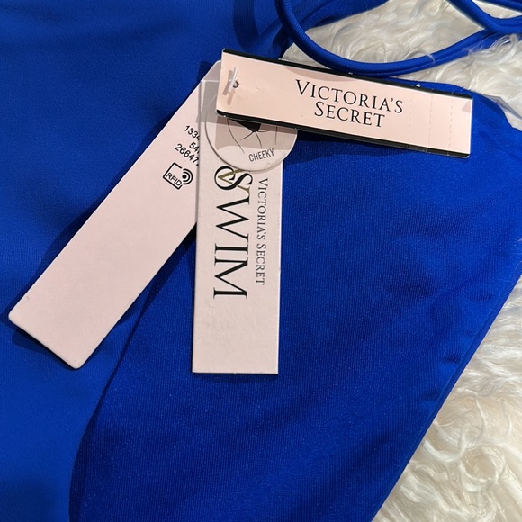 Beautiful blue Victoria’s Secret bikini, size small top and bottom. - Picture 4 of 5